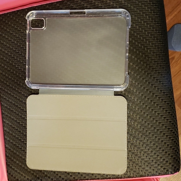 Brand new IPAD cover with clear back - Picture 1 of 3